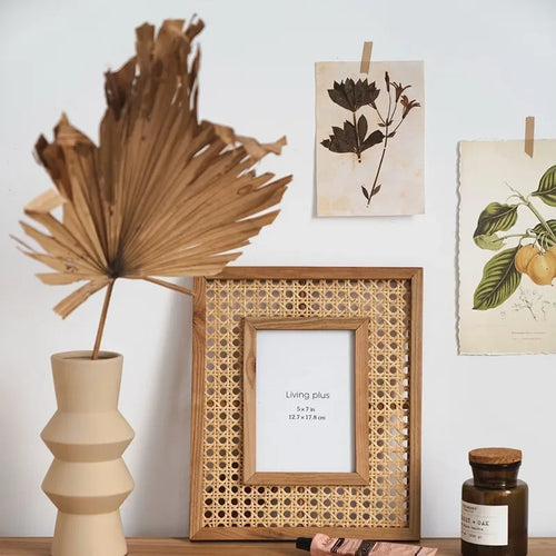 5x7 in Boho Rattan Picture Frame with Wooden Border, Wall Photo Frames for Family Photo Gifts Rattan Wall Decor - vue 2 sur 4
