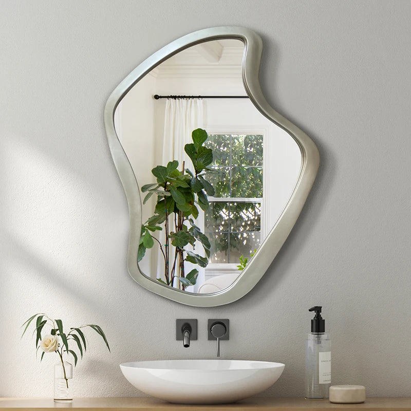 Creative nordic minimalist wall mirror with LED lighting - vue 8 sur 8