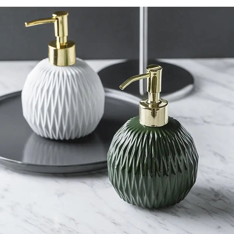 Nordic Bathroom, Dark Green Ceramic Embossed Shape, Soap Dispenser, Dish, Mouthwash Cup, Bathroom Supplies, Set - vue 4 sur 13