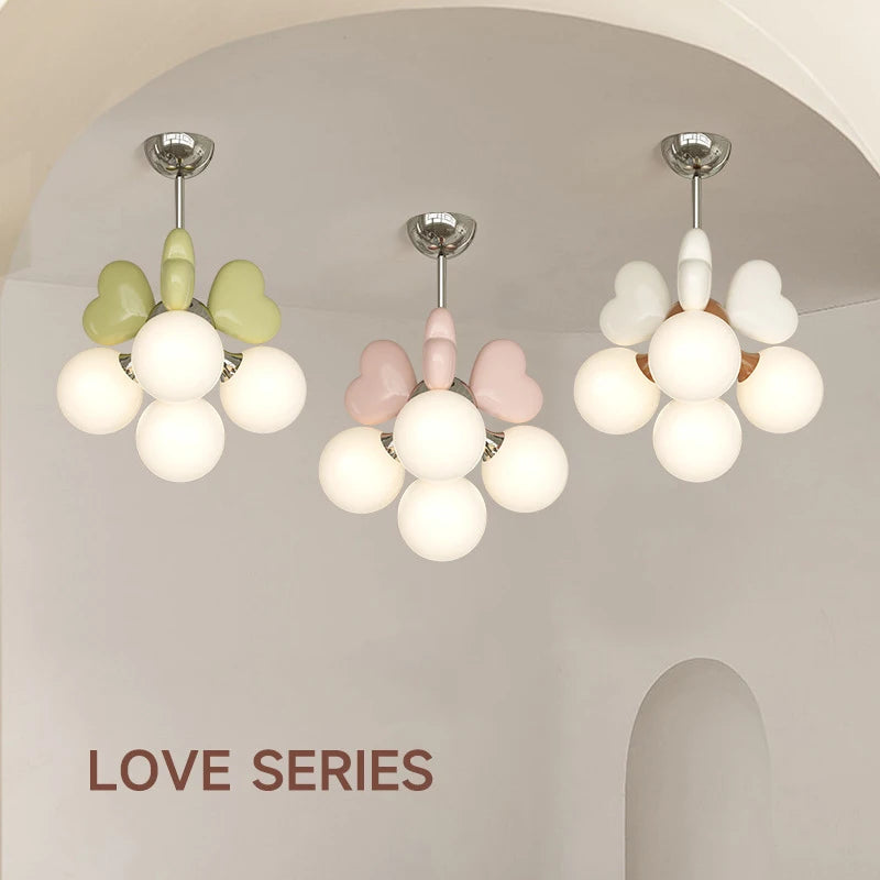 lustre de princesse avec bulle en forme de cœur pour chambre d'enfant - vue 5 sur 11