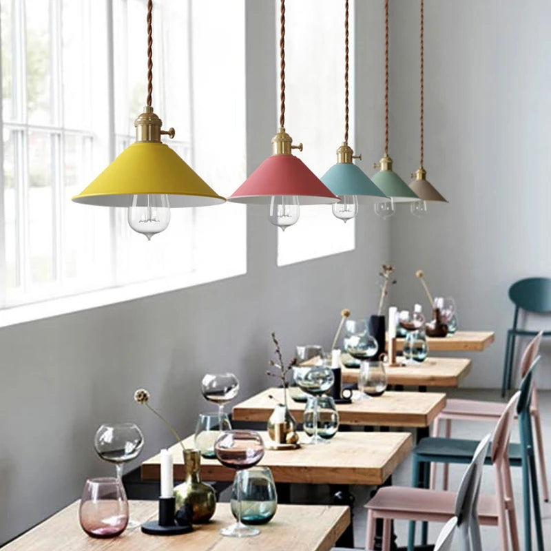 Nordique Macaron Coloré LED suspension Simple en fer forgé luminaria intérieur salon chambre suspension lampe décor à la maison lustre