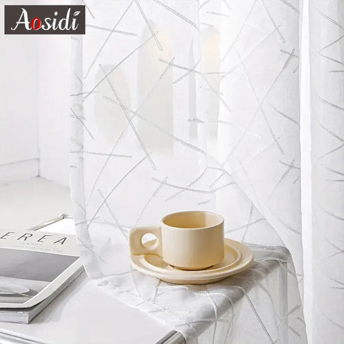 Voilage tulle brodé motifs géométriques rayés salon chambre