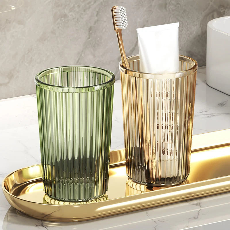gobelet en acrylique pour brosse à dents accessoire de salle de bain élégant - vue 4 sur 10