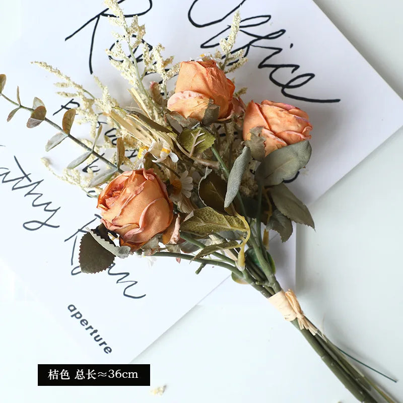 bouquet de roses séchées et pivoines pour décoration rétro automnale - vue 7 sur 13