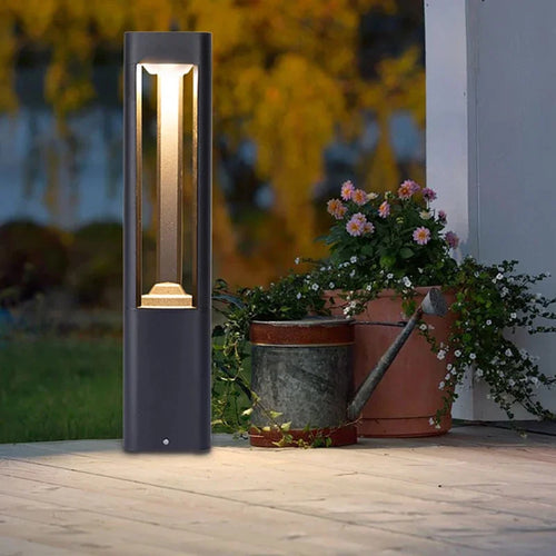 borne lumineuse led pour éclairage extérieur jardin terrasse et allée