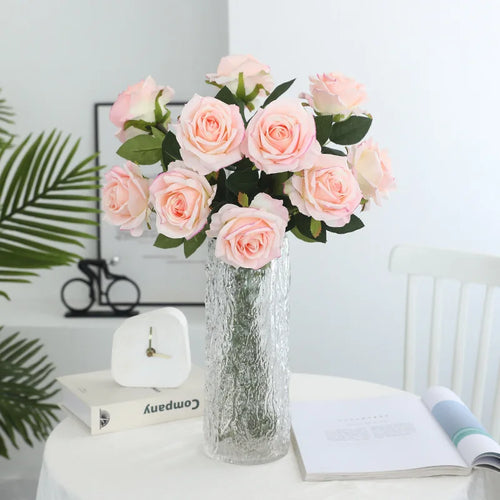 fleurs artificielles décoratives pour une ambiance agréable