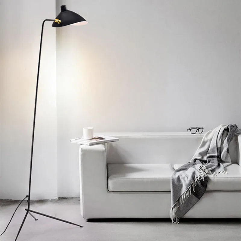 lampadaire minimaliste blakc en métal avec abat-jour rotatif
