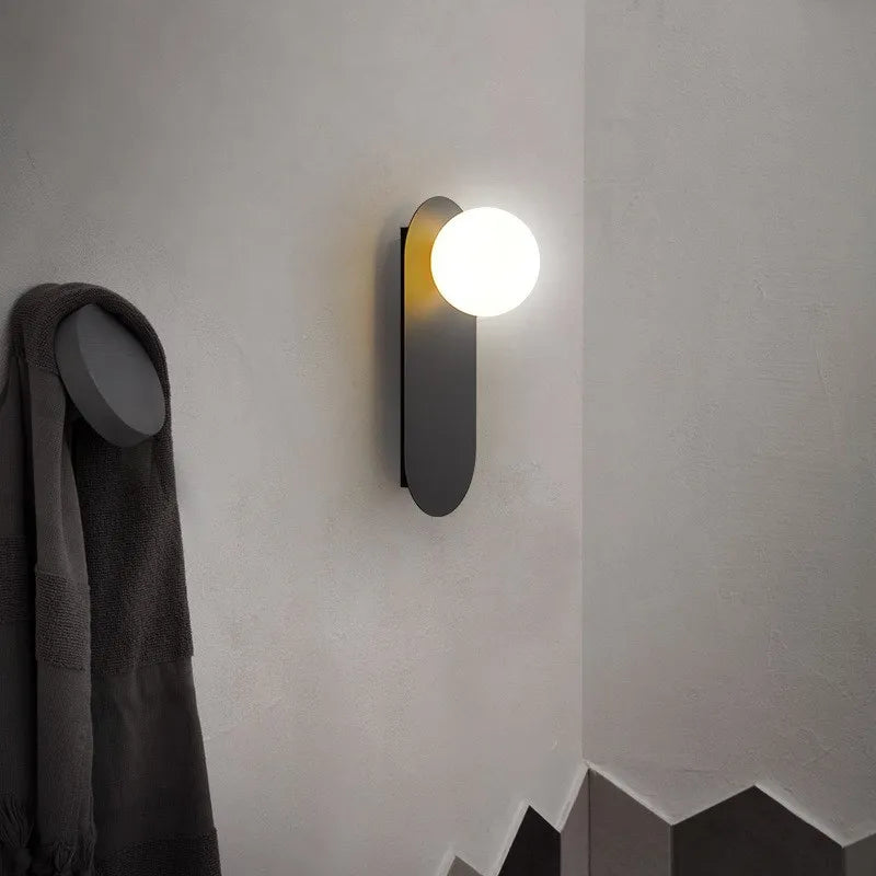 Minimalist nordic LED glass wall light in orange - vue 4 sur 9