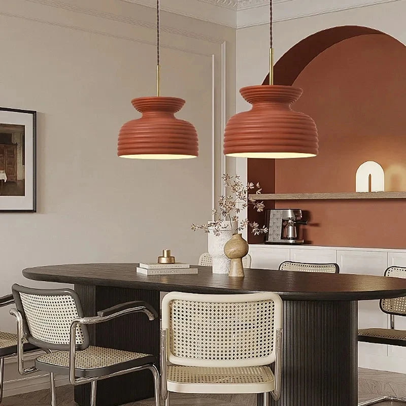 Minimalist Nordic LED chandelier in cream style for restaurant - vue 3 sur 16