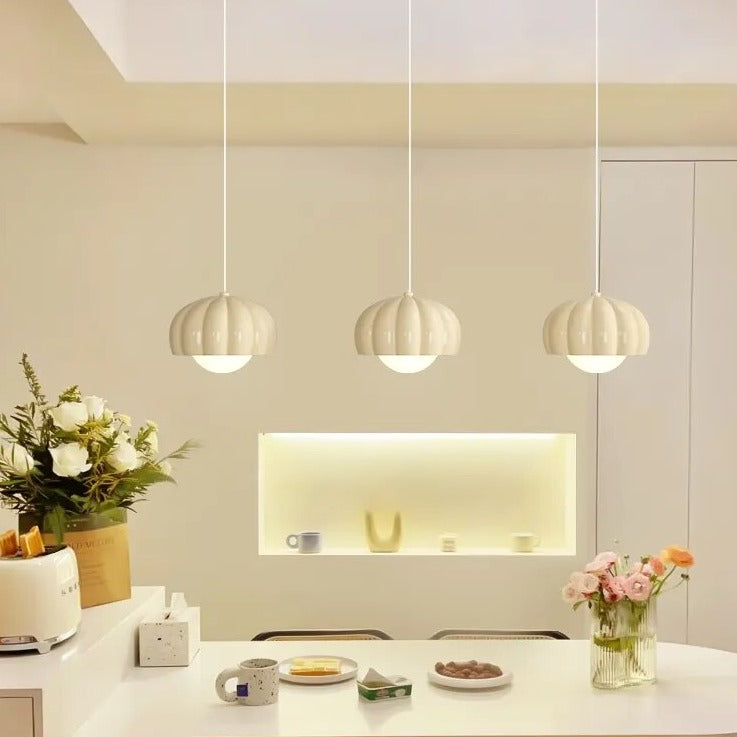 Suspension design fleur colorée