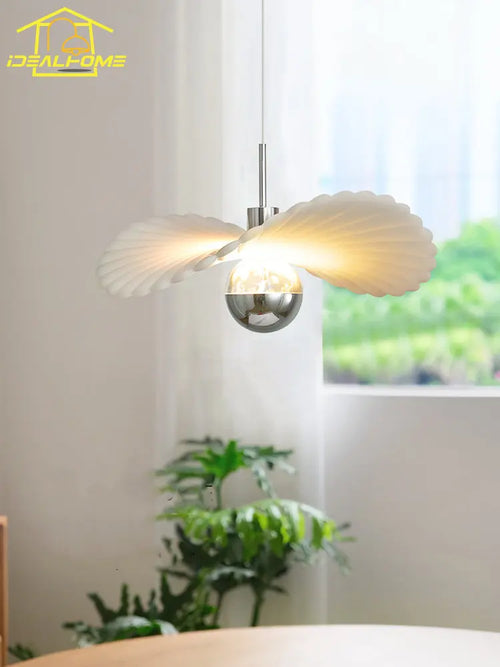 Modern minimalist resin pendant light for indoor and outdoor use - vue 2 sur 12