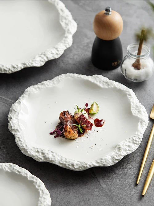 Assiette plate céramique forme irrégulière style moderne cuisine