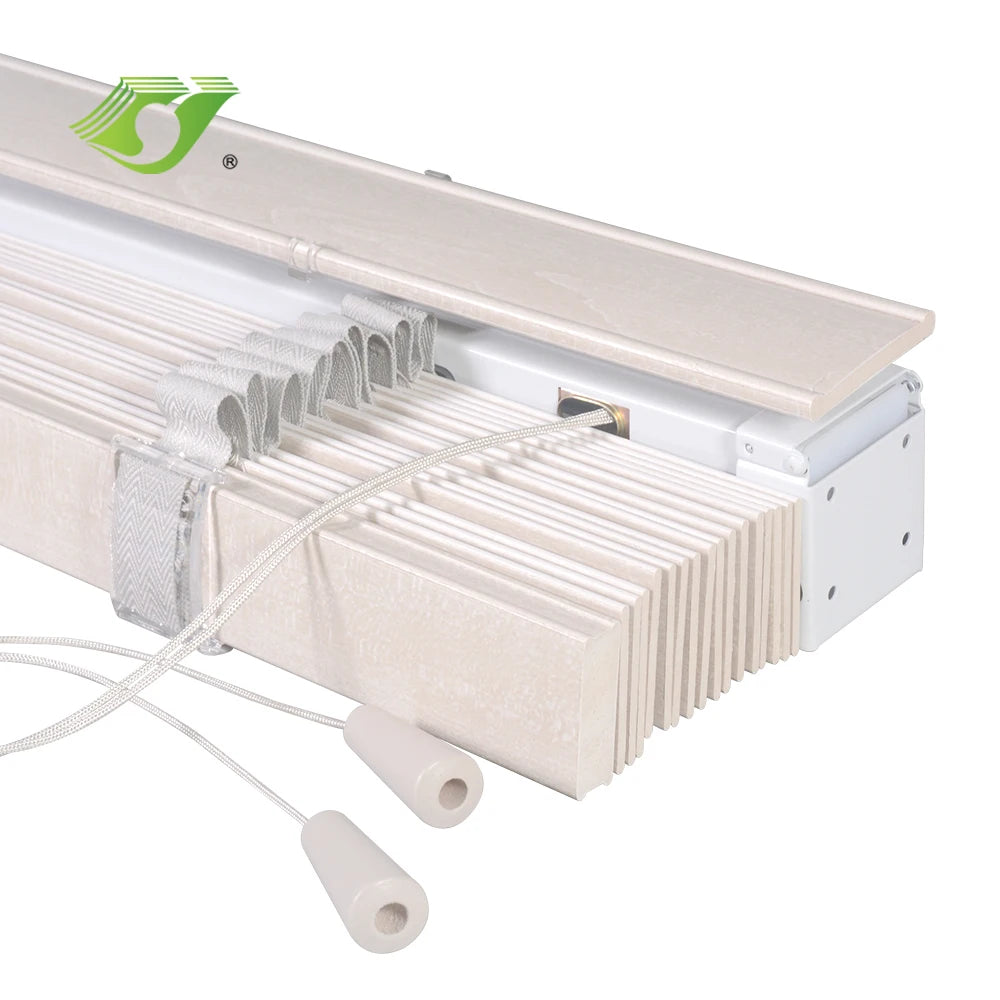 Store vénitien bois motorisé connecté pour porte fenêtre - vue 4 sur 7