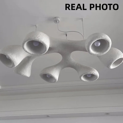 Minimalist resin pendant light for a contemporary interior - vue 7 sur 9
