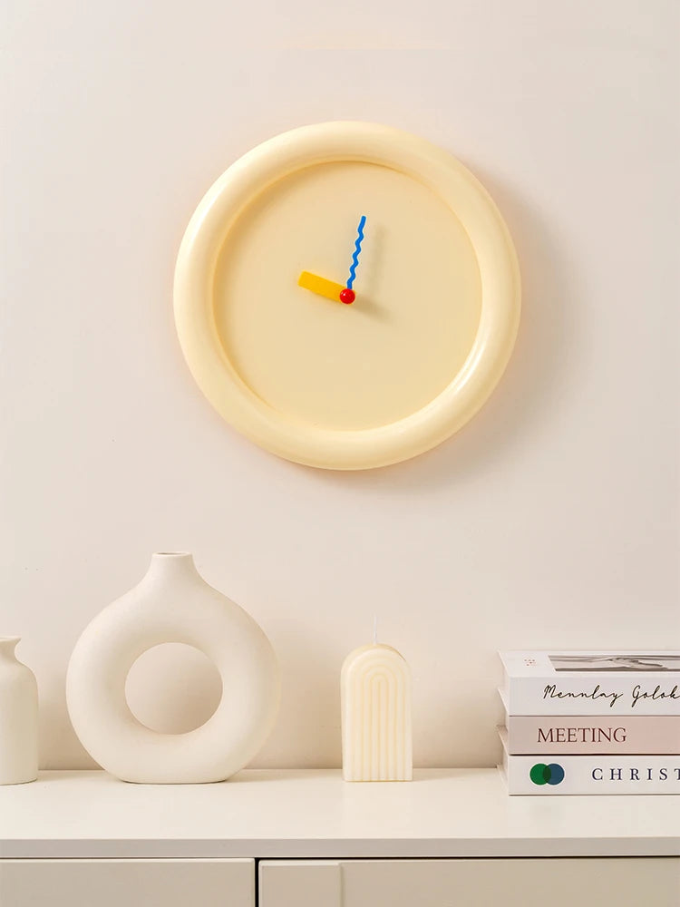 horloge murale style memphis pour décoration intérieure - vue 3 sur 10