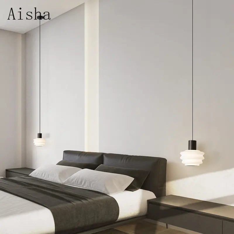 Transparent acrylic pendant light for minimalist interior decor - vue 3 sur 9
