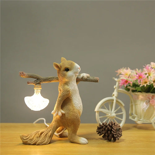 lampe de table écureuil en résine petite veilleuse décorative enfant - vue 4 sur 8