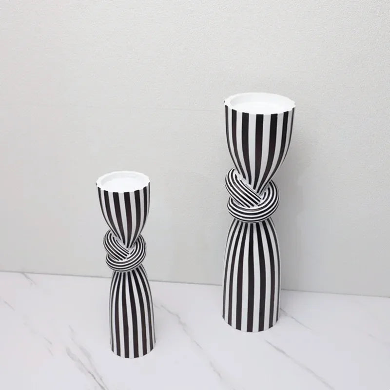 Black and White Striped Twisted Rope Knot Single Candle Holder, Resin, Dining Table Wedding Center Decoration, Modern Decoration - vue 4 sur 8