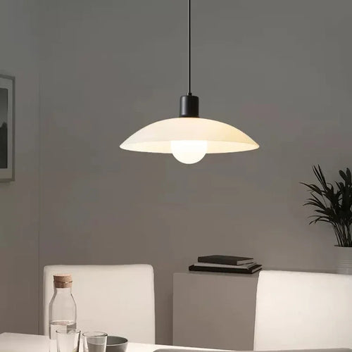 Modern minimalist LED pendant light for decorative lighting - vue 3 sur 9