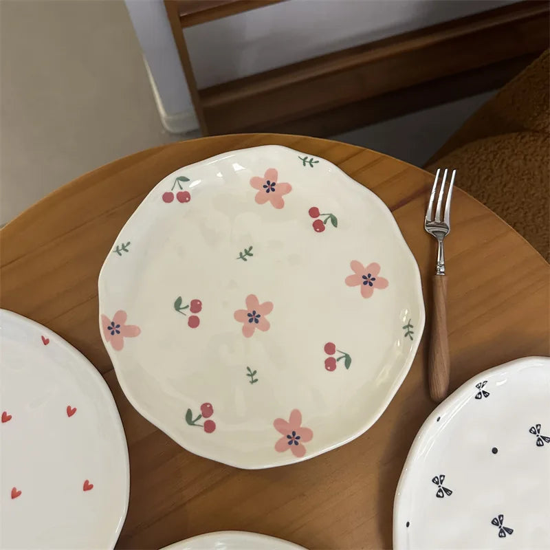 Assiette a gateau ceramique style coreen floral irregulier