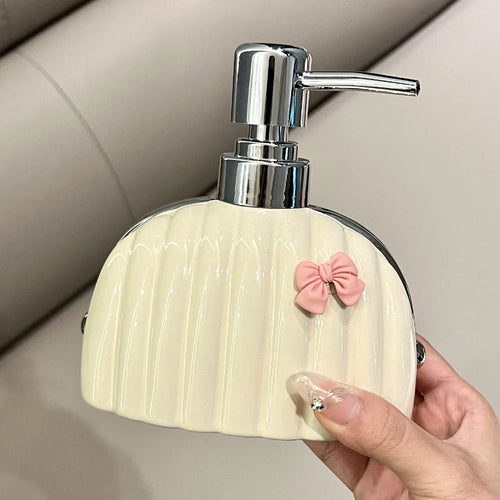 Nordic Ceramic Emulsion Bottle, Elegant Bag-Shaped Shampoo Dispenser, Exquisite Soap Bottle, Bathroom Accessories - vue 3 sur 9