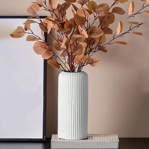 Striped Ceramic-Like Plastic Vase for Flowers, Decorative Floral Arrangement Display, Creative Little Flower Vase - vue 3 sur 6