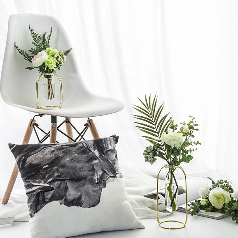 vase géométrique en métal forgé pour décoration moderne - vue 6 sur 8
