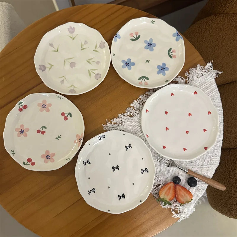 Assiette gateau ceramique style coreen motif floral irregulier