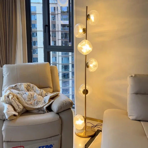 lampadaire en verre design nordique pour intérieur moderne