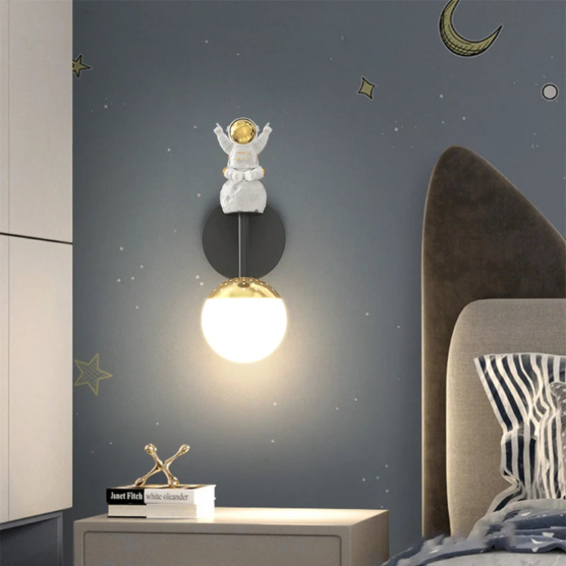 applique murale astronaute et lune pour chambre enfant - vue 3 sur 15