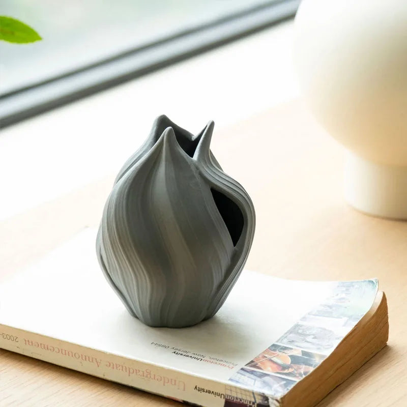 vase en céramique nordique pour décoration et arrangements floraux - vue 5 sur 8