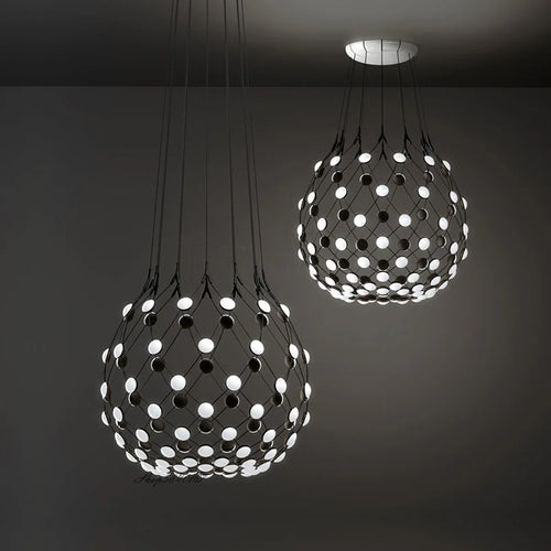 Postmoderne Créatif Noir Et Blanc Pièces D'échecs Suspension Lumière Grille Lustre Suspension Pour Salle à manger Salon Lumière Lampe À Led - vue 4 sur 9