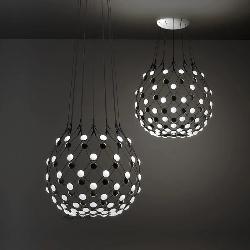 Postmoderne Créatif Noir Et Blanc Pièces D'échecs Suspension Lumière Grille Lustre Suspension Pour Salle à manger Salon Lumière Lampe À Led - vue 4 sur 9
