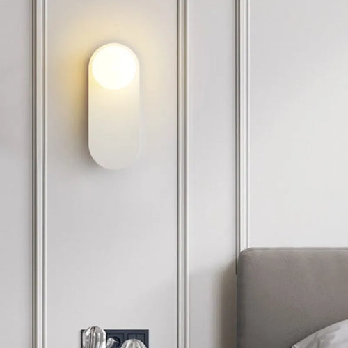 Minimalist nordic LED glass wall light in orange - vue 6 sur 9