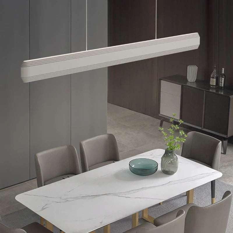 lustre suspendu au design moderne et luxueux - vue 6 sur 14