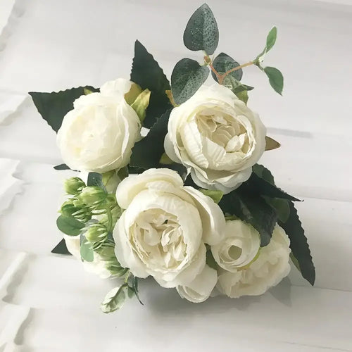 petit bouquet de fleurs artificielles pour décoration printanière et mariage