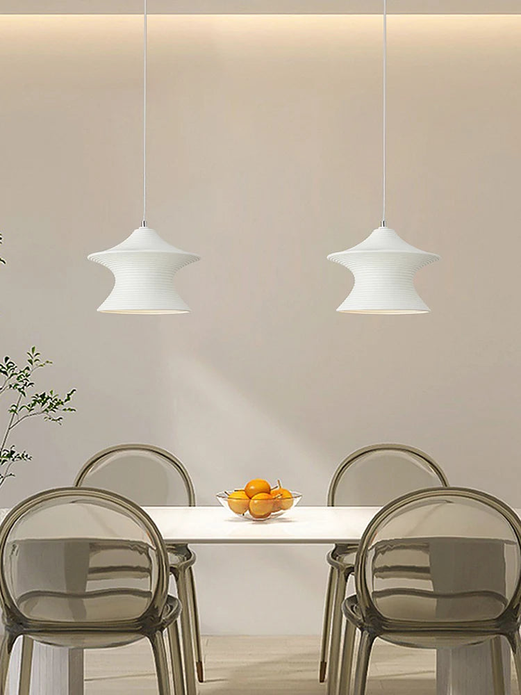 suspension moderne design nordique en résine LED pour ambiance chaleureuse - vue 3 sur 8