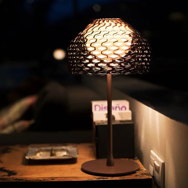 lampe de bureau design italienne moderne pour intérieur élégant - vue 3 sur 8