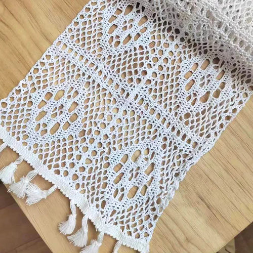 Chemin de table dentelle crochet style vintage pompons - vue 12 sur 12