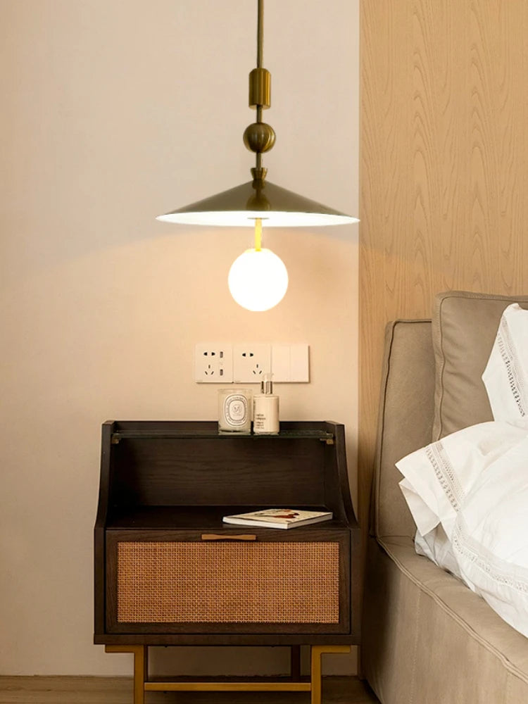 Minimalist bedside lamp for interiors and elegant décor - vue 3 sur 8