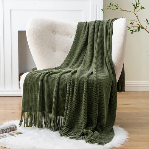 Plaid maille chenille a pompons motif carreaux decoratif
