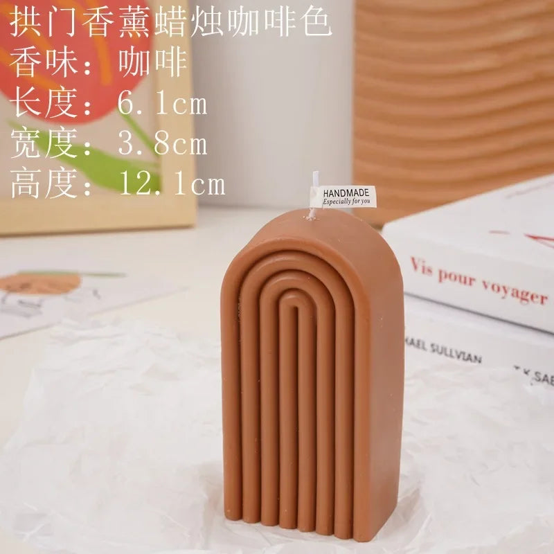 bougie parfumée arc-en-ciel géométrique en cire de soja artisanale - vue 8 sur 11