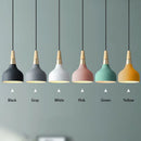 Suspension LED moderne avec abat-jour en métal coloré