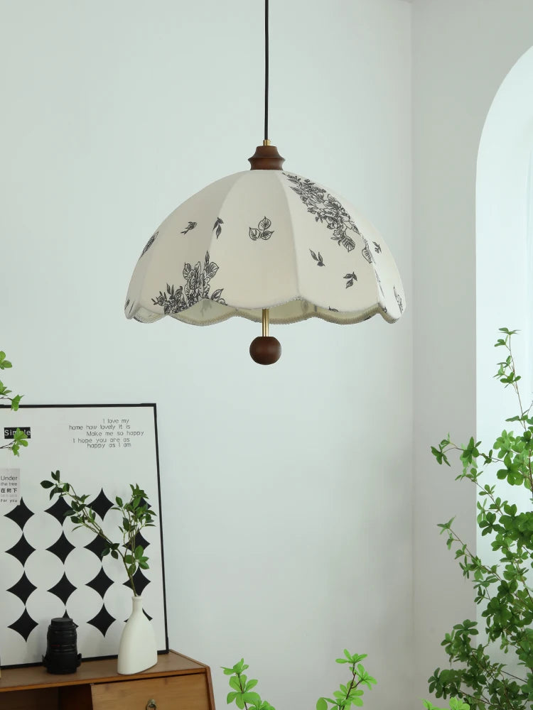lustre en tissu à motifs médiévaux pour restaurant et bar - vue 4 sur 8