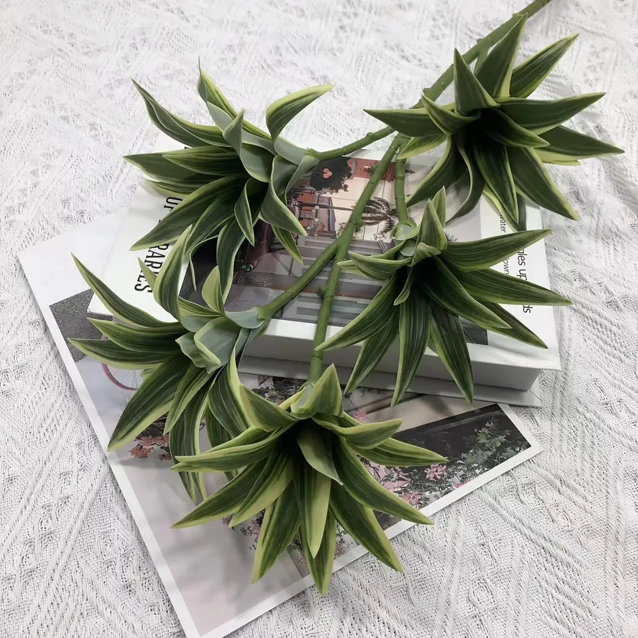 plante tropicale en pot avec palmier et bambou décoratif - vue 13 sur 18