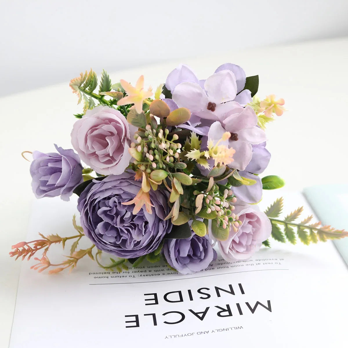 petit bouquet de fleurs artificielles pour décoration printanière et mariage - vue 29 sur 37