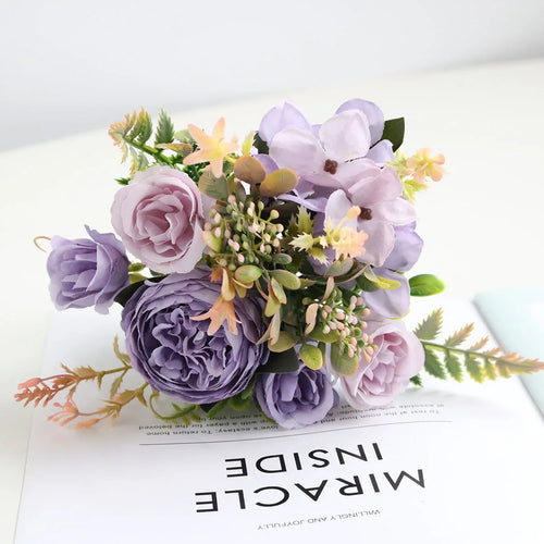 petit bouquet de fleurs artificielles pour décoration printanière et mariage