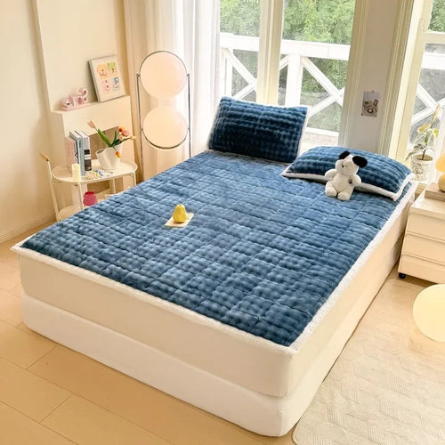 surmatelas chaud en velours pour lit double antidérapant et pliable - vue 4 sur 12