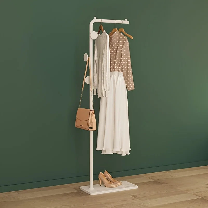 porte-vêtements minimaliste gain de place support moderne pour vêtements