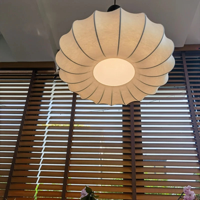 lustre en soie avec abat-jour en tissu lumineux